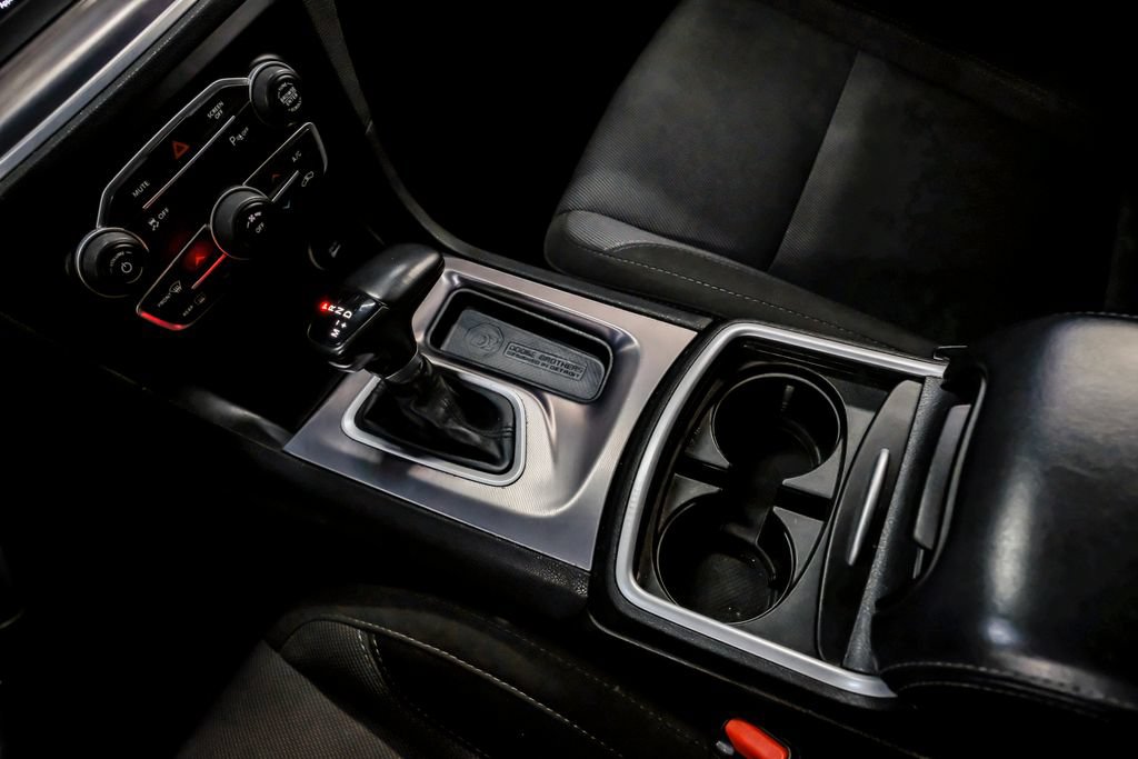Used 2022 Dodge Charger SXT RWD image 25