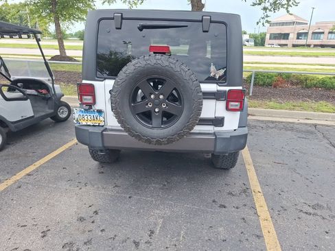 Used 2017 Jeep Wrangler Sport AWD/4WD image 6