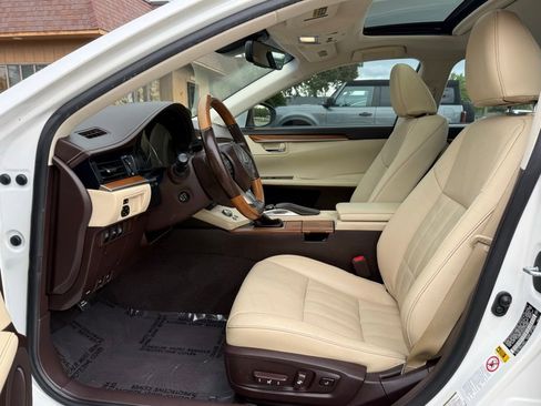 Used 2017 Lexus ES 300h w/ Luxury Package FWD image 9