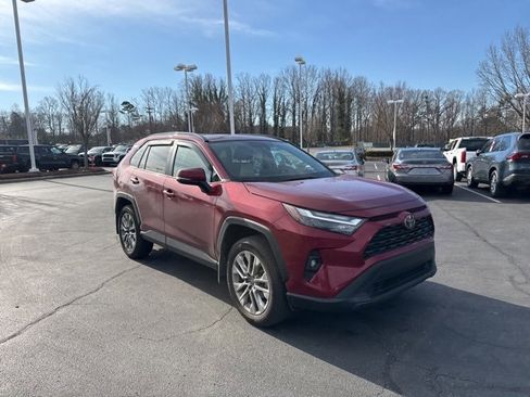 Used 2023 Toyota RAV4 XLE Premium image 3