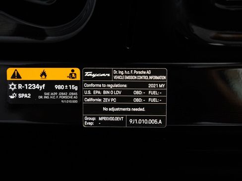 Certified 2021 Porsche Taycan Turbo AWD/4WD image 43