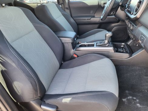 Certified 2020 Toyota Tacoma TRD Sport w/ Technology Package image 22