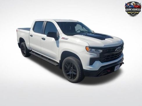 Used 2025 Chevrolet Silverado 1500 LT Trail Boss w/ Convenience Package II AWD/4WD image 3