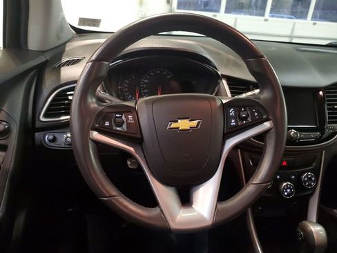 Used 2021 Chevrolet Trax LT w/ Sport Edition image 16