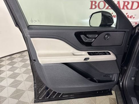 New 2026 Lincoln Aviator 2WD image 15