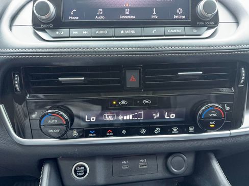 Used 2021 Nissan Rogue SL image 24