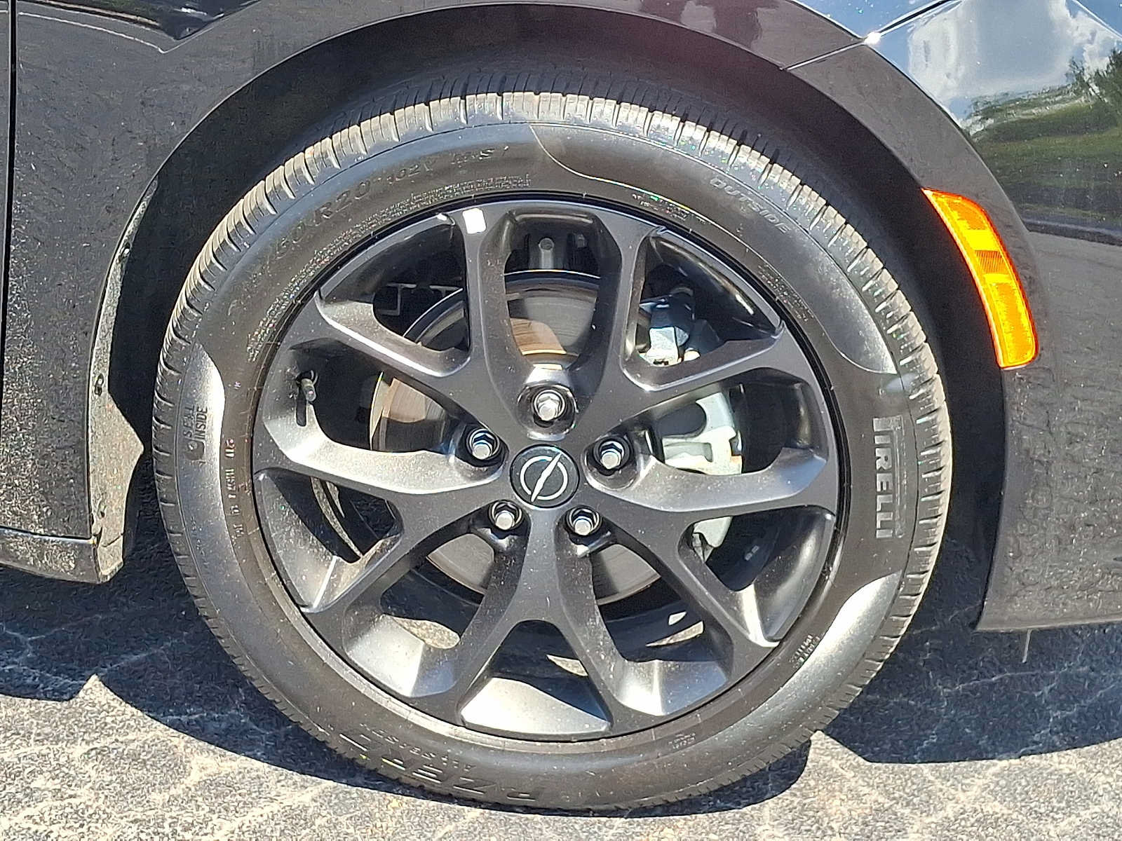Used 2025 Chrysler Pacifica Limited FWD image 8