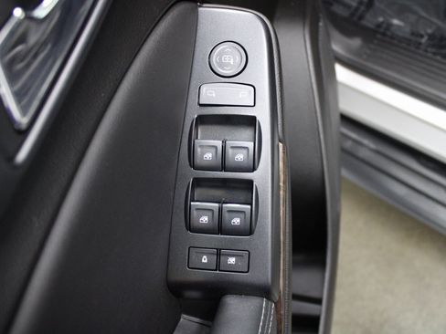 Used 2019 Chevrolet Tahoe LS image 13