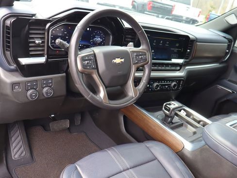 Used 2022 Chevrolet Silverado 1500 High Country AWD/4WD image 5