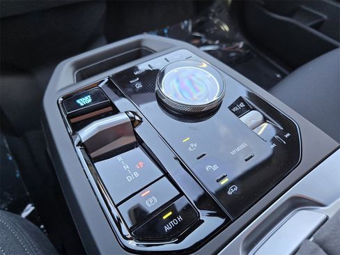 New 2026 BMW iX xDrive60 w/ M Sport Package image 23