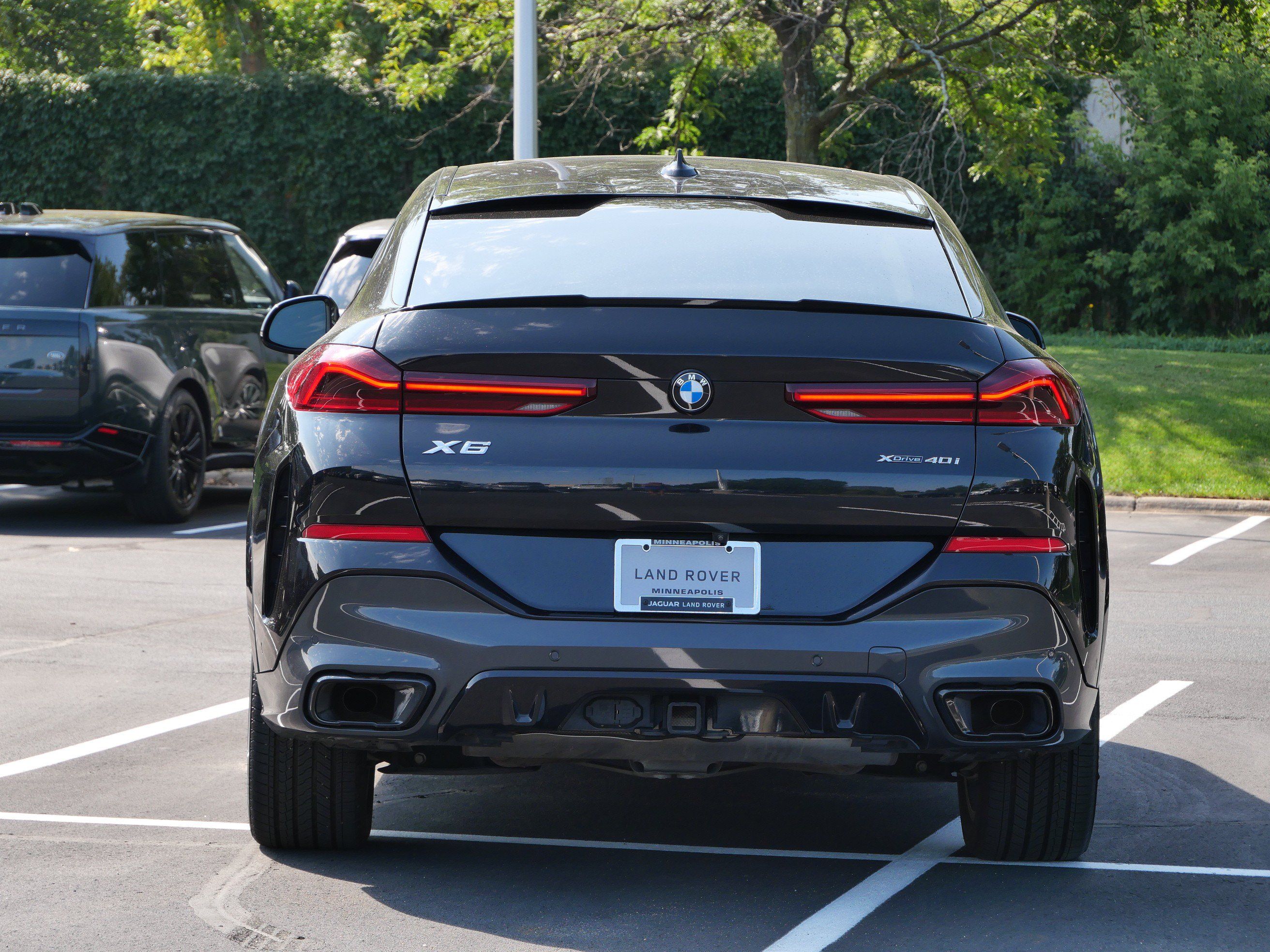 Used 2021 BMW X6 xDrive40i w/ Executive Package AWD/4WD image 4