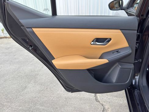 Used 2022 Nissan Sentra SV w/ SV Premium Package image 38