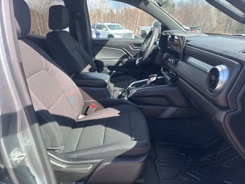 Used 2024 Chevrolet Colorado LT w/ LT Convenience Package AWD/4WD image 38