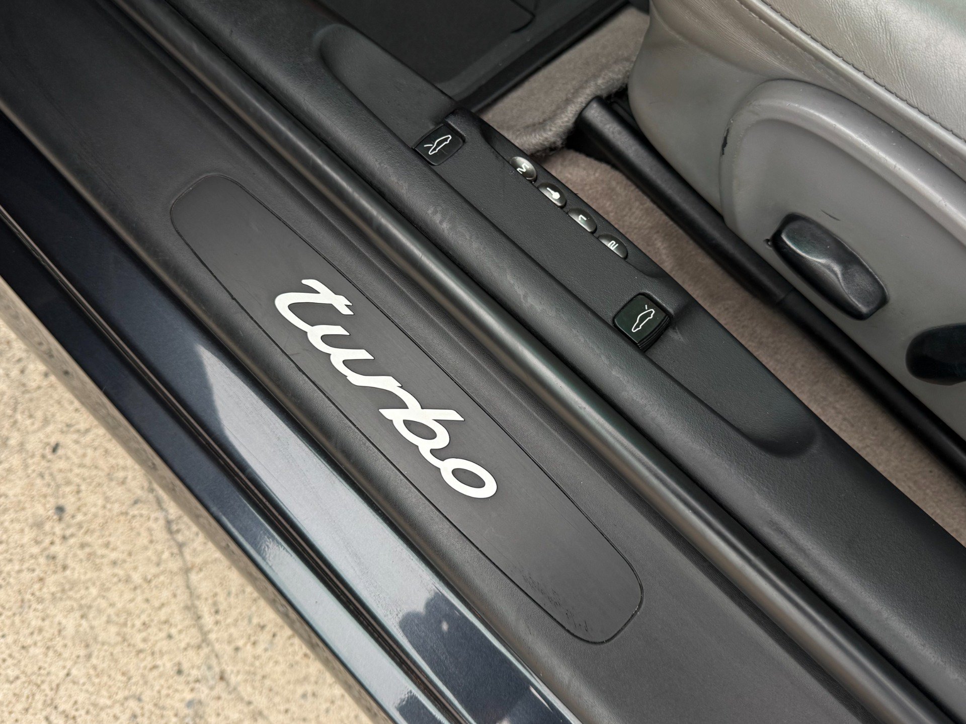 Used 2004 Porsche 911 Turbo AWD/4WD image 25