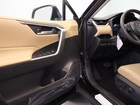 New 2025 Toyota RAV4 XLE Premium image 6