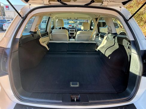Used 2011 Subaru Outback 2.5i AWD/4WD image 18