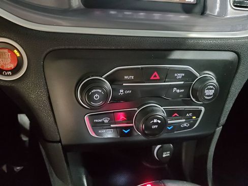 Used 2019 Dodge Charger SXT w/ Leather Interior Group image 34