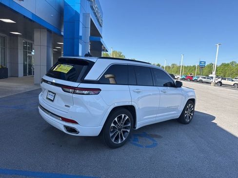 Used 2024 Jeep Grand Cherokee Overland w/ Luxury Tech Group IV AWD/4WD image 26