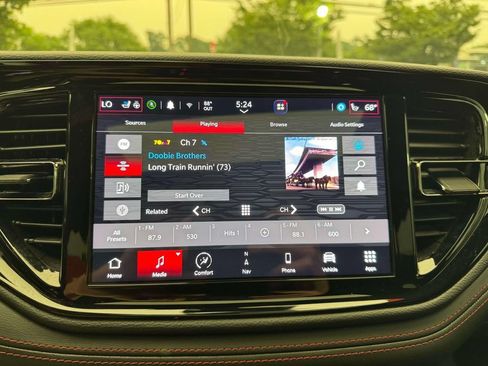 Used 2023 Dodge Durango R/T w/ Tow 'N Go Package AWD/4WD image 29