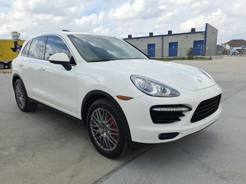 Used 2011 Porsche Cayenne Turbo AWD/4WD image 40