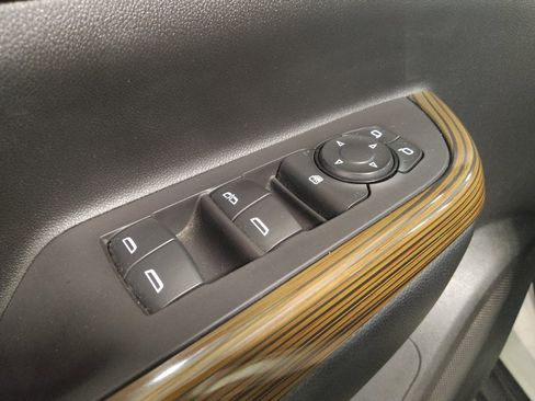 Used 2020 GMC Acadia SLE FWD image 27