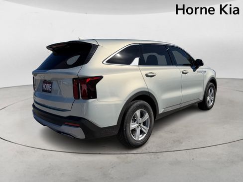 New 2026 Kia Sorento LX FWD image 4