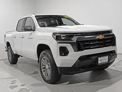 Used 2024 Chevrolet Colorado LT w/ LT Convenience Package III AWD/4WD image 34