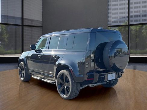 New 2026 Land Rover Defender 110 X-Dynamic SE image 3