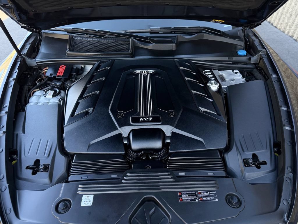 Used 2021 Bentley Bentayga AWD/4WD image 25