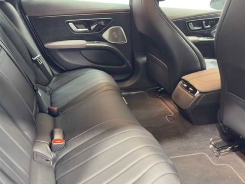 Used 2022 Mercedes-Benz EQS 580 4MATIC Sedan image 16