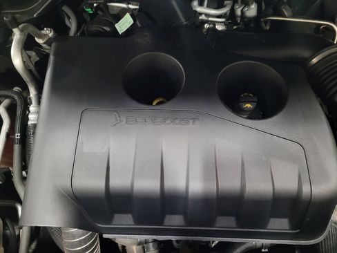 Used 2017 Ford Explorer XLT image 30