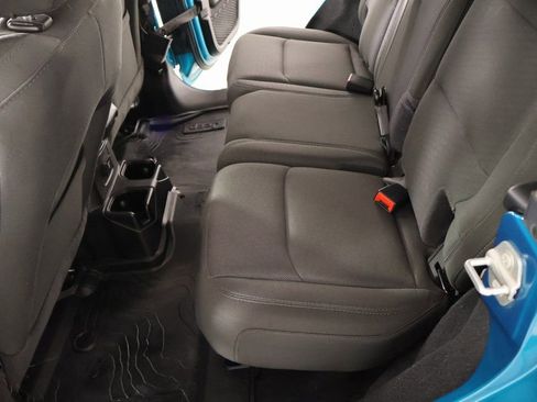 Used 2019 Jeep Wrangler Unlimited Sahara image 11