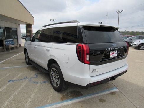 Used 2025 Ford Expedition Active AWD/4WD image 7