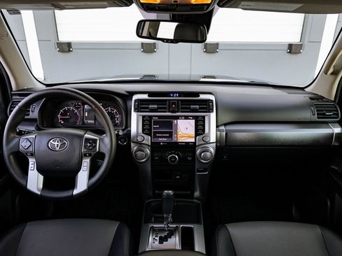 Used 2021 Toyota 4Runner SR5 Premium image 32