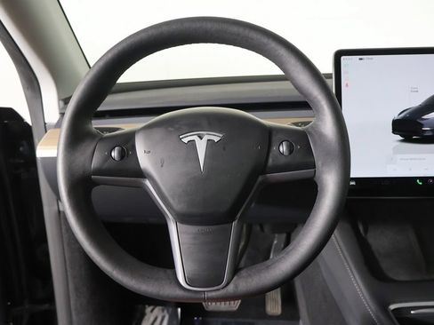 Used 2023 Tesla Model Y Long Range AWD/4WD image 39
