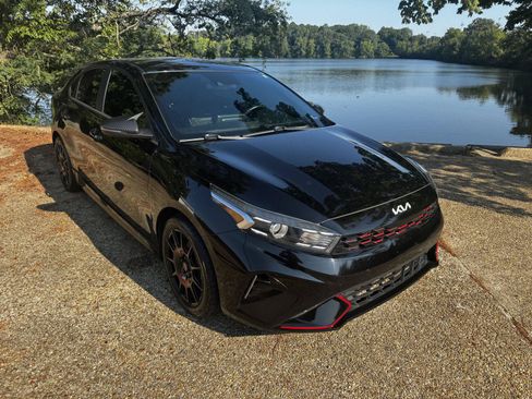 Used 2022 Kia Forte GT-Line FWD image 2