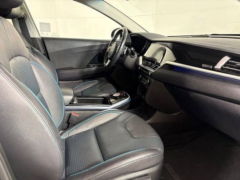Used 2022 Kia Niro EX Premium image 14