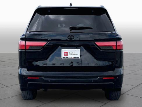 Used 2024 Toyota Sequoia Platinum image 5