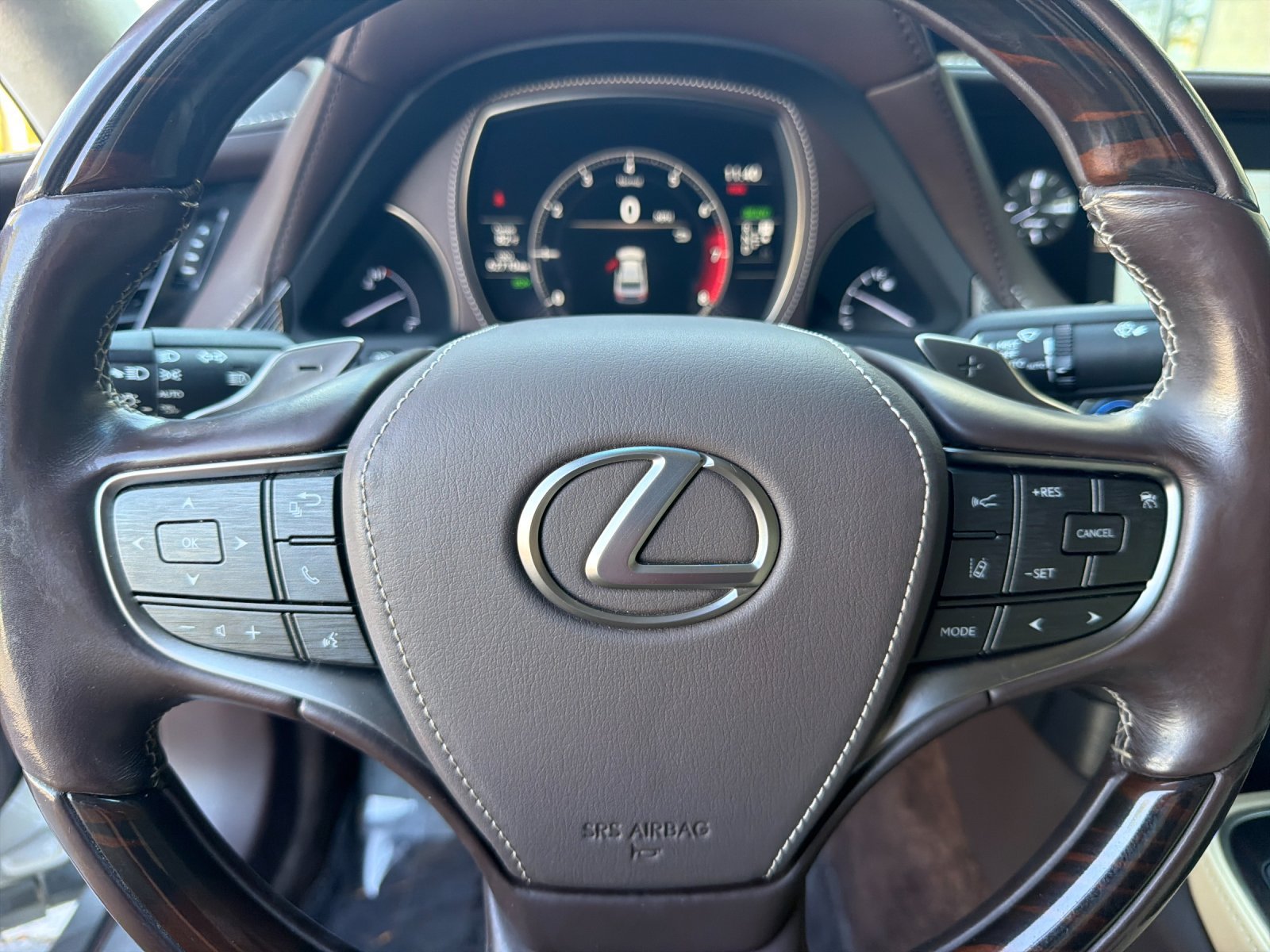 Used 2018 Lexus LS 500h w/ Interior Upgrade Package RWD image 26