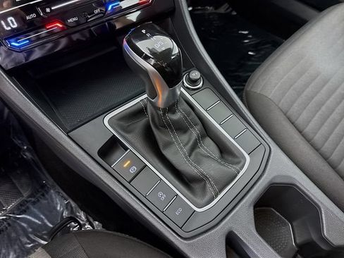 Certified 2025 Volkswagen Jetta S FWD image 20