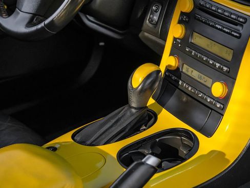 Used 2006 Chevrolet Corvette Coupe image 14