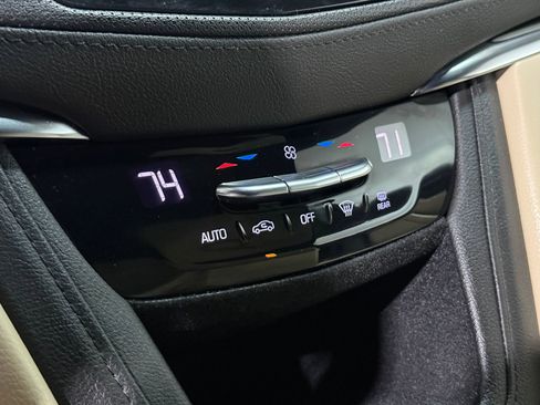 Used 2019 Cadillac XT5 FWD image 30