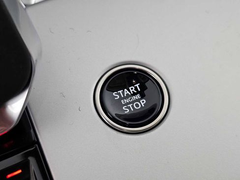 New 2026 Land Rover Range Rover SE image 28