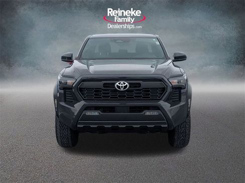 Used 2025 Toyota Tacoma TRD Off-Road image 2