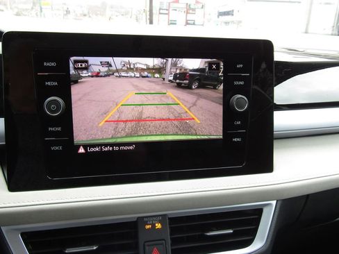 New 2026 Volkswagen Taos SE AWD/4WD image 19