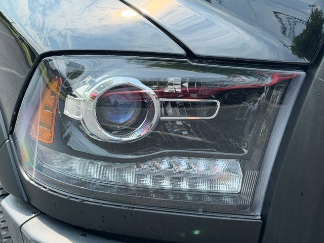 Used 2022 RAM 1500 Warlock AWD/4WD image 15