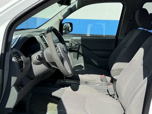 Used 2017 Nissan Frontier SV RWD image 8