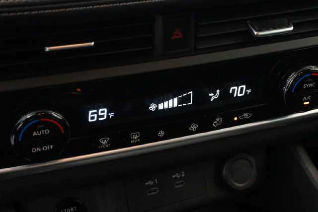 Used 2025 Nissan Rogue SV FWD image 18