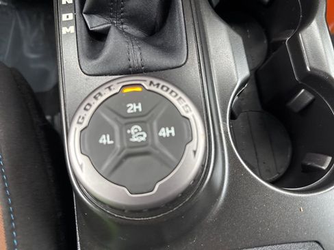 Used 2022 Ford Bronco Outer Banks image 17