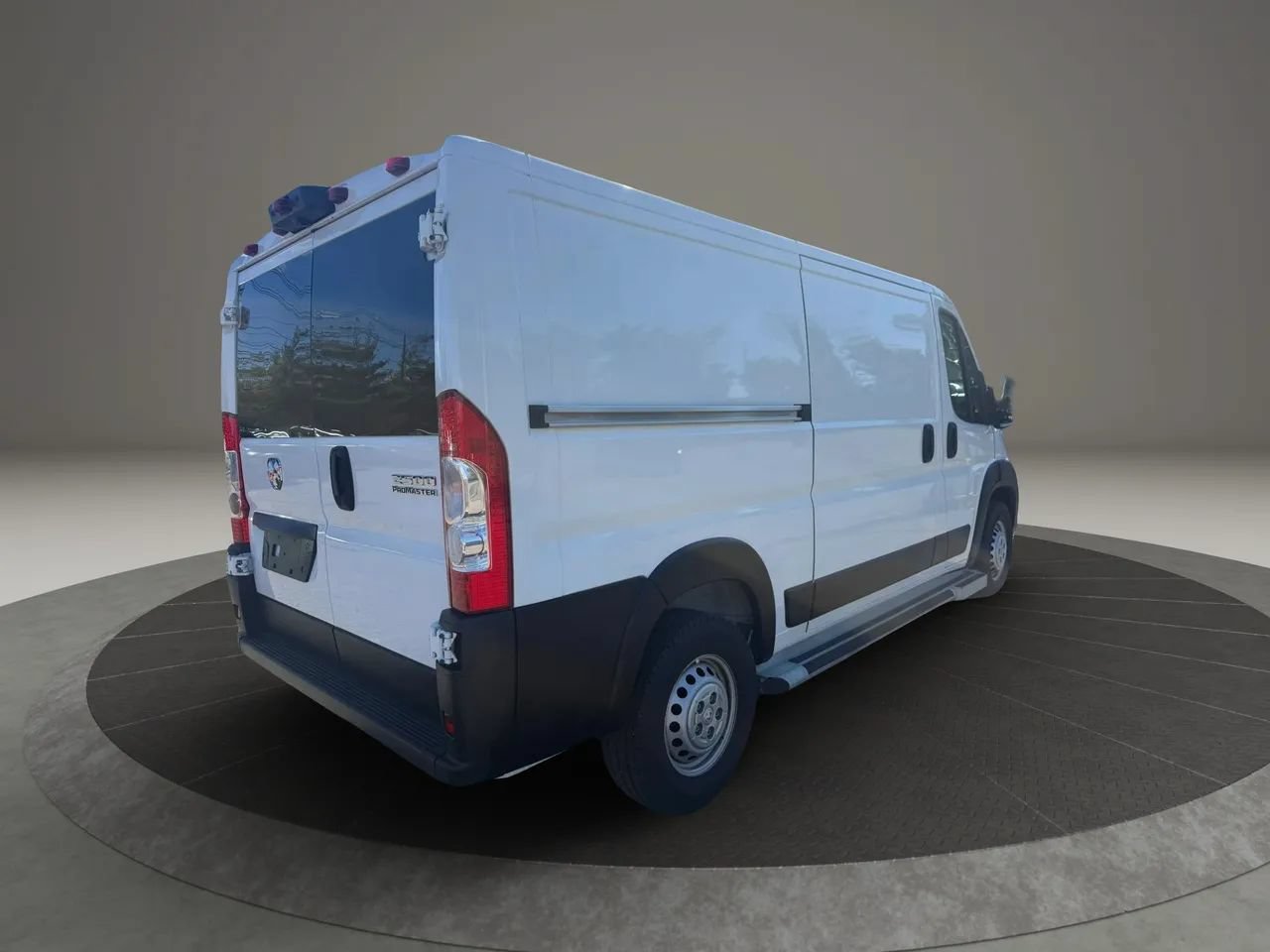 Used 2025 RAM ProMaster 2500 w/ U-Haul Equipment Group FWD image 5